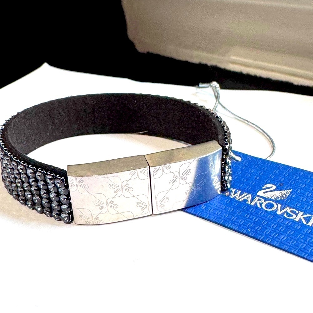 ✨ Swarovski Crystal USB Bracelet – The Chicest Way to Save Your Files! ✨